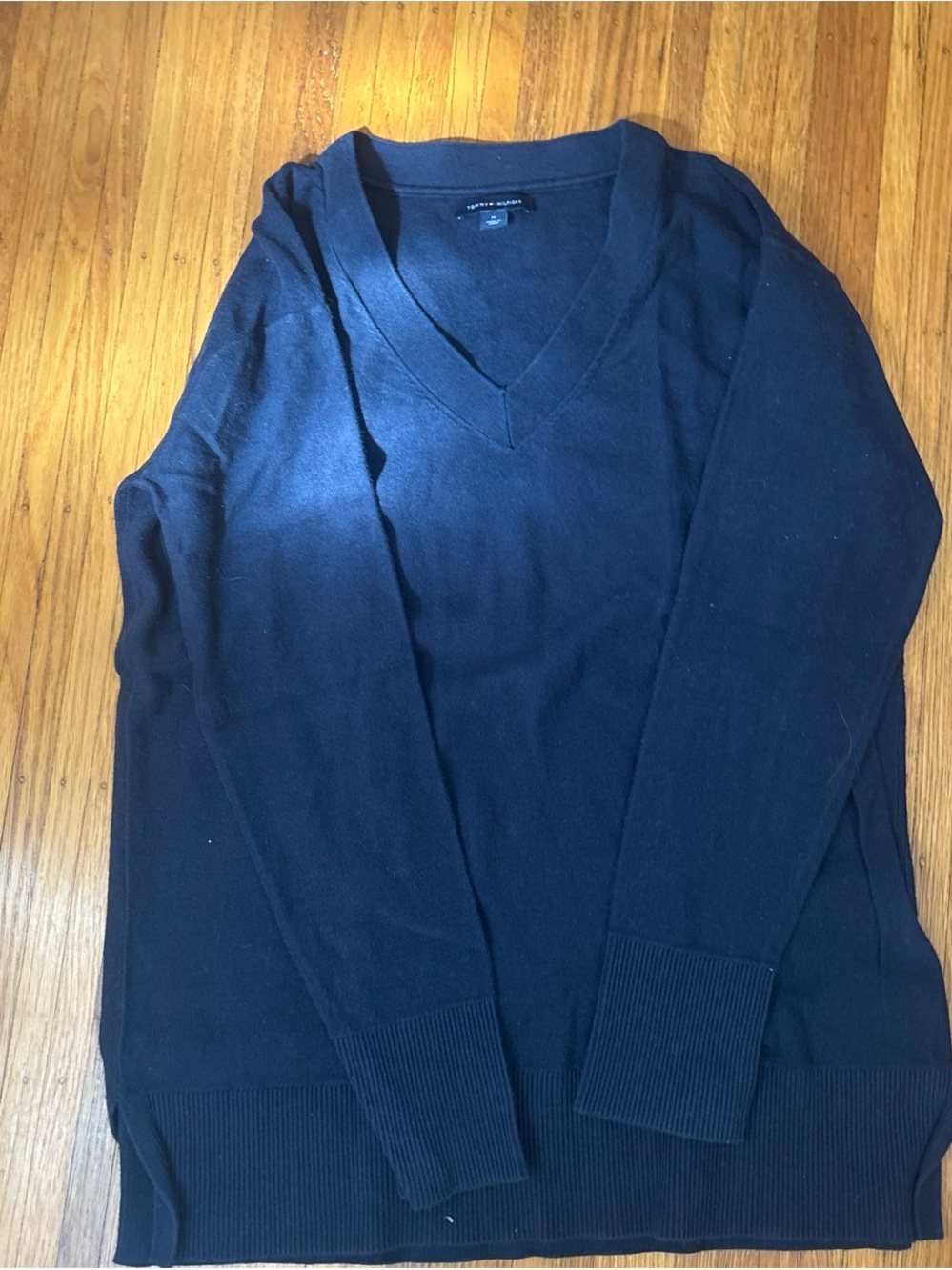 Tommy Hilfiger Women's Navy V-Neck Sweater